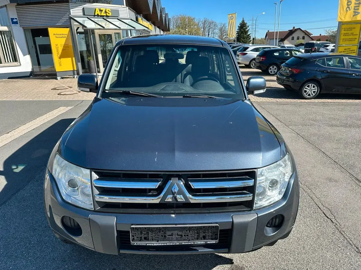 Gebraucht Mitsubishi Pajero Invite 200 PS (147 kW) 2010 Grau SUV