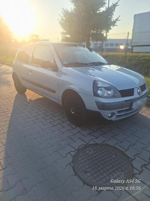 Second-hand Renault Clio II 2002 Argintiu Hatchback