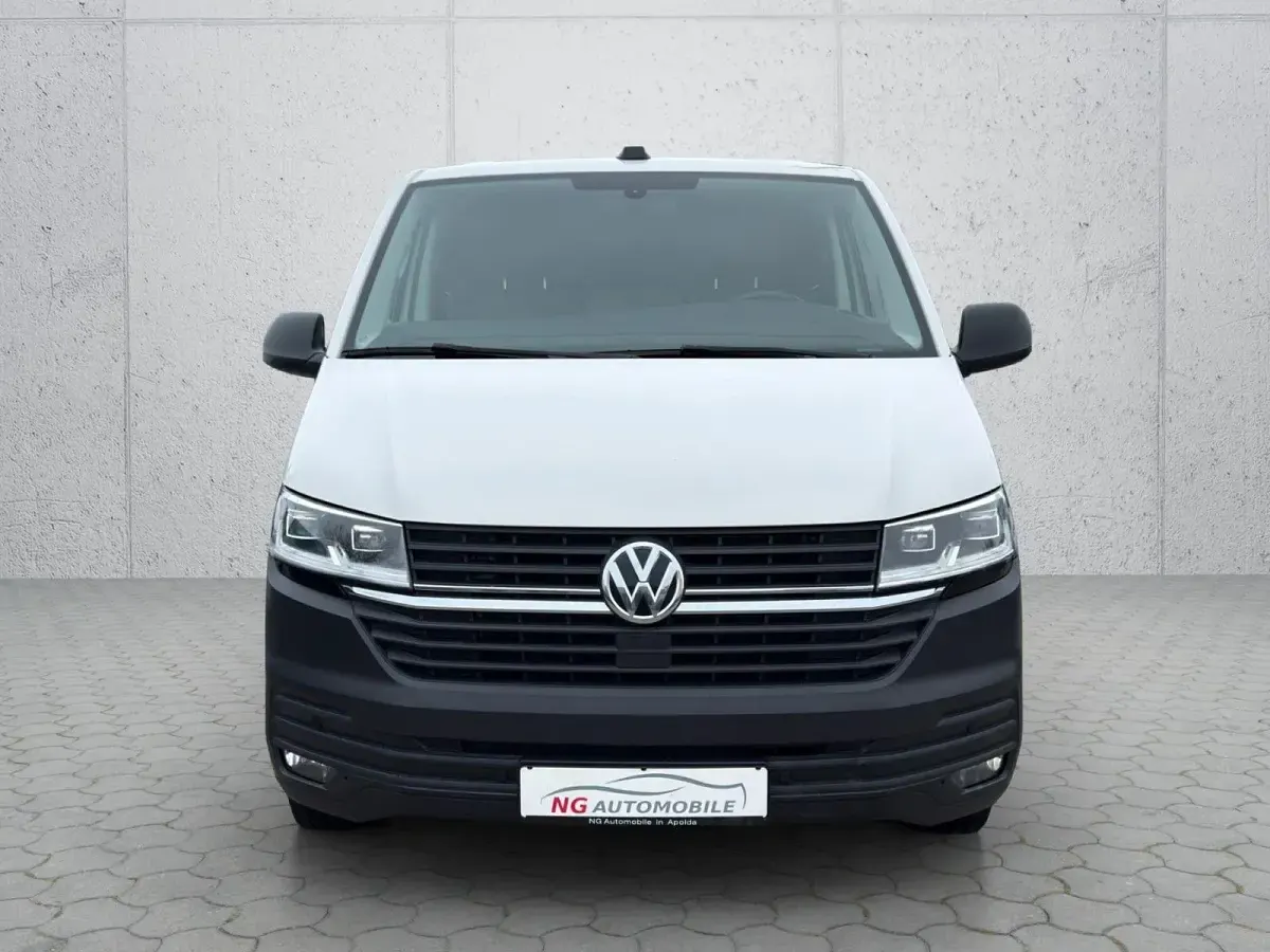 Używany VW Transporter 150 KM (110 kW) 2021 Biały Van