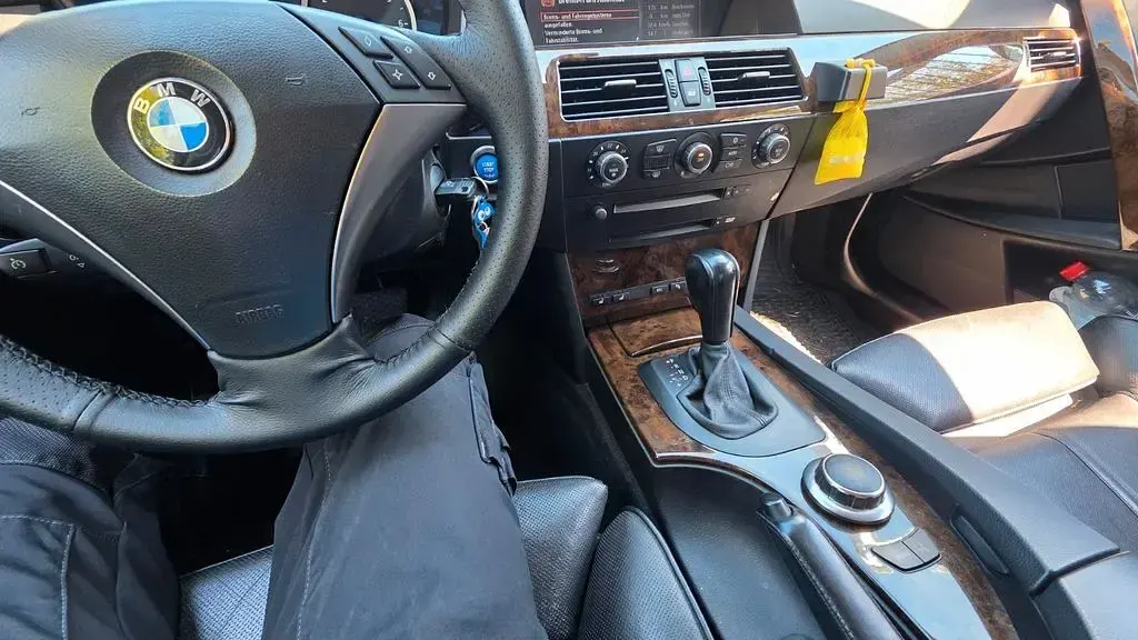 Gebraucht BMW 540 306 PS (225 kW) 2005 Silber Limousine