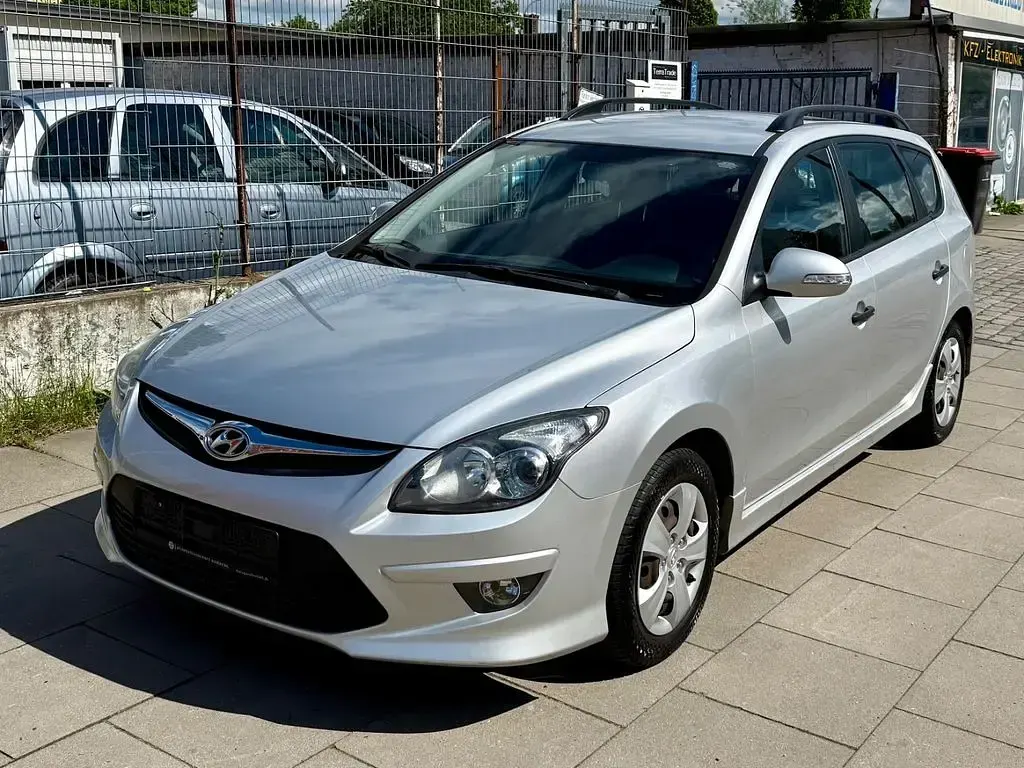Używany Hyundai i30 Edition 90 KM (66 kW) 2012 Srebrny Kombi