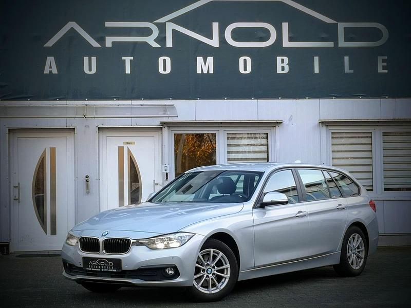 Silber Gebraucht 2017 BMW 320 Advantage Kombi | 9.890 € (Guter Preis) - Bild 1/4