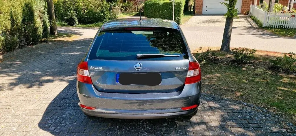 Gebraucht Skoda Rapid Ambition 90 PS (66 kW) 2017 Grau Kleinwagen