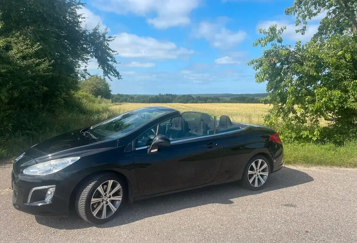 Gebraucht Peugeot 308 CC Active 156 PS (114 kW) 2014 Schwarz Cabrio