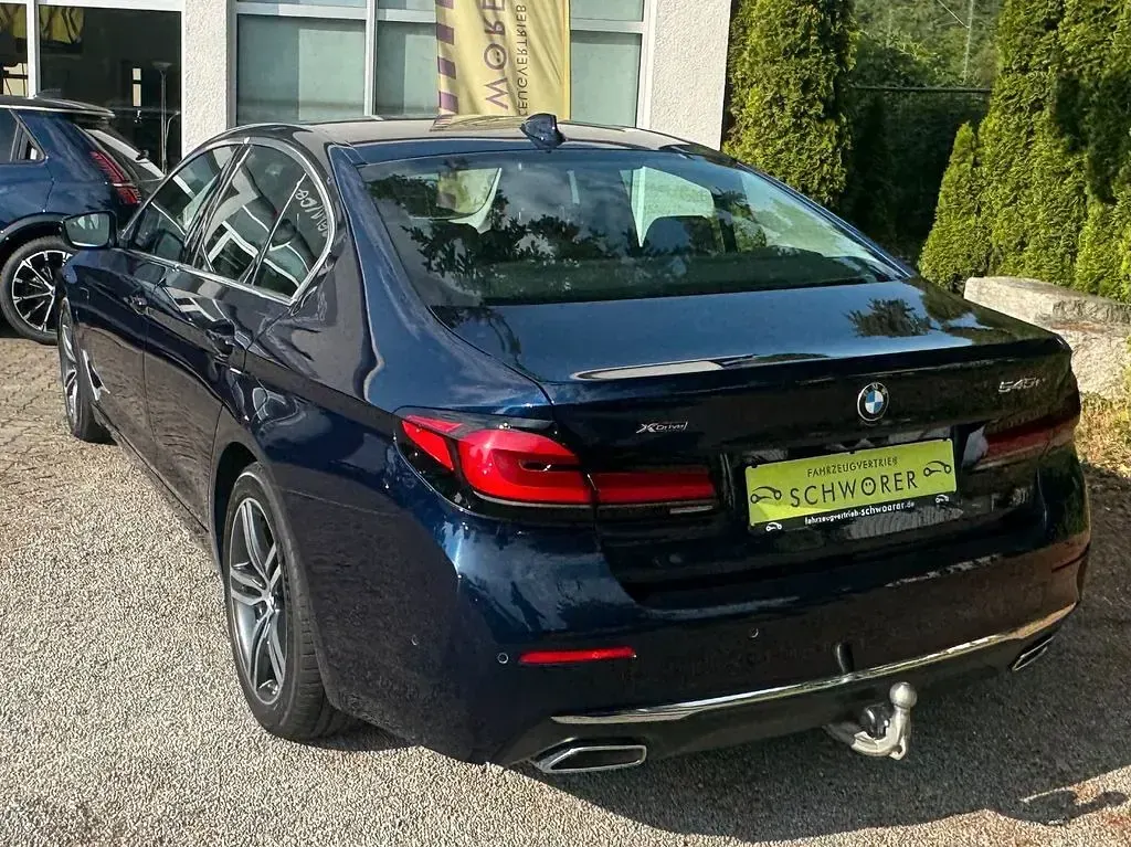 Gebraucht BMW 545e Luxury Line 286 PS (210 kW) 2021 Tansanitblau Limousine
