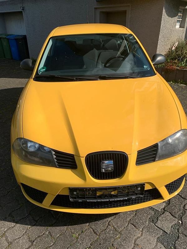 Gelb Gebraucht 2007 Seat Ibiza Kleinwagen | 1.500 € (Fairer Preis) - Bild 1/4