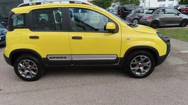 Gebraucht Fiat Panda Cross Cross 90 PS (66 kW) 2016 Gelb Kleinwagen