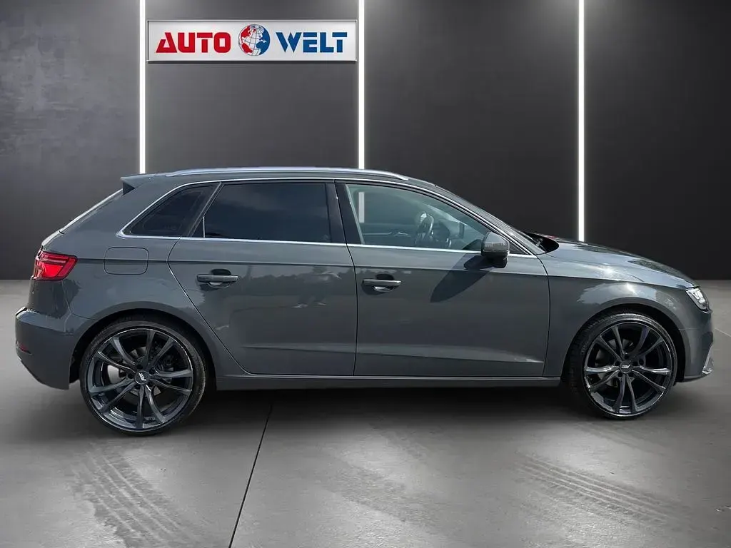 Gebraucht Audi A3 Comfort 116 PS (85 kW) 2017 Grau Limousine