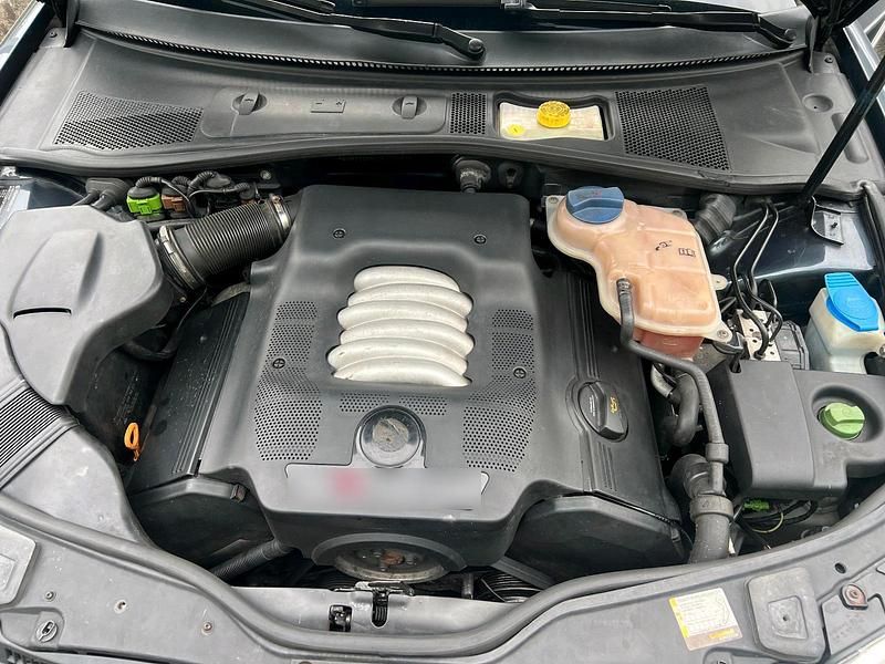 Schwarz Gebraucht 2003 VW Passat Limousine | 1.800 € (Guter Preis) - Bild 1/4