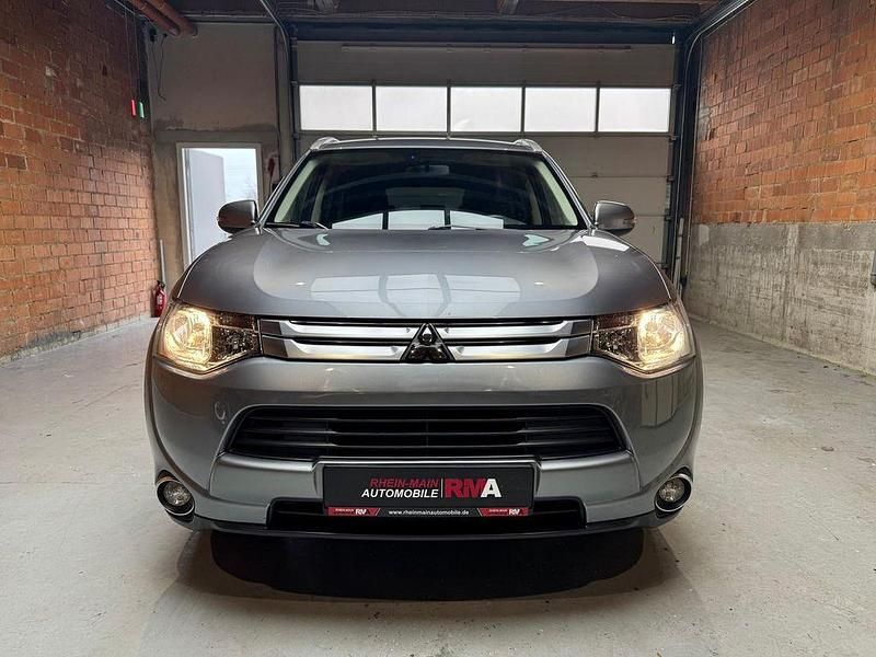 Gebraucht Mitsubishi Outlander Invite 150 PS (110 kW) 2015 Silber SUV