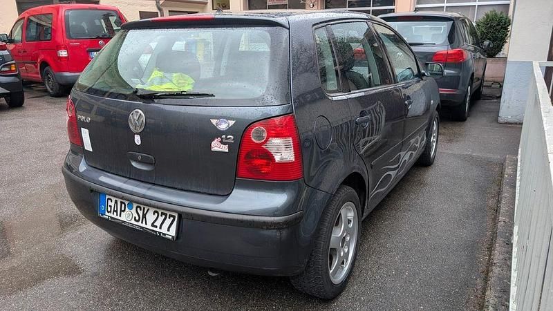 Gebraucht VW Polo Basis 64 PS (47 kW) 2003 Grau Limousine