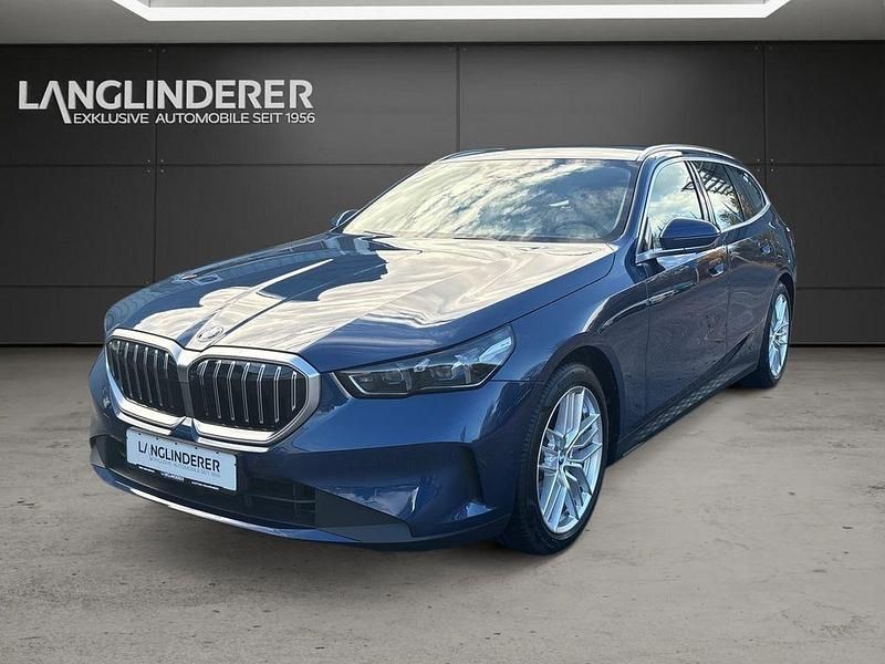 Gebraucht BMW 540 Sport Line 286 PS (210 kW) 2024 Phytonicblau metallic Kombi