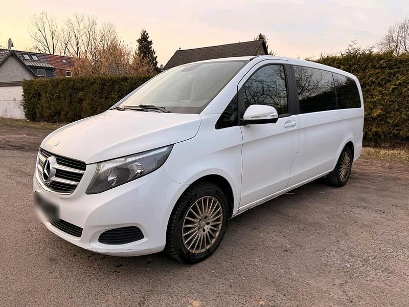 Gebraucht Mercedes V220 163 PS (119 kW) 2017 Weiß Van / Kleinbus