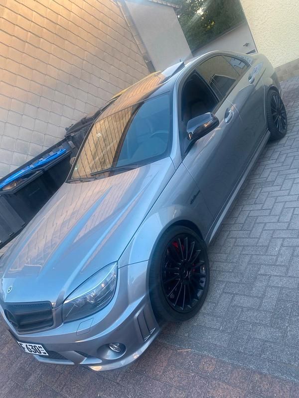 Grau Gebraucht 2008 Mercedes C63 AMG AMG Limousine | 45.000 € - Bild 1/4