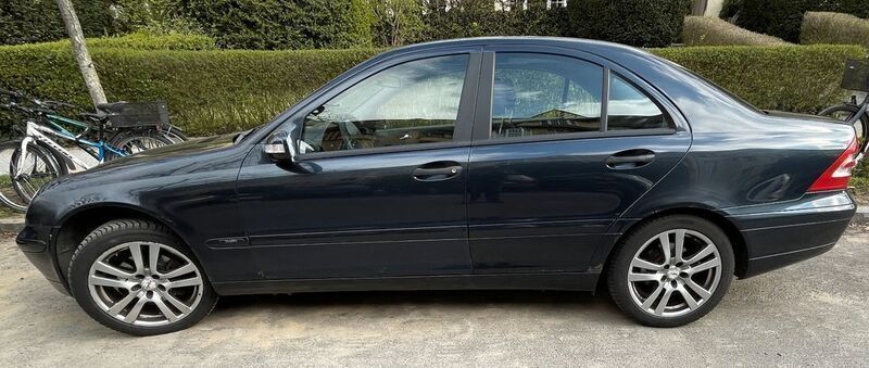 Blau Gebraucht 2001 Mercedes C180 Classic Limousine | 1.000 € (Superpreis) - Bild 1/4