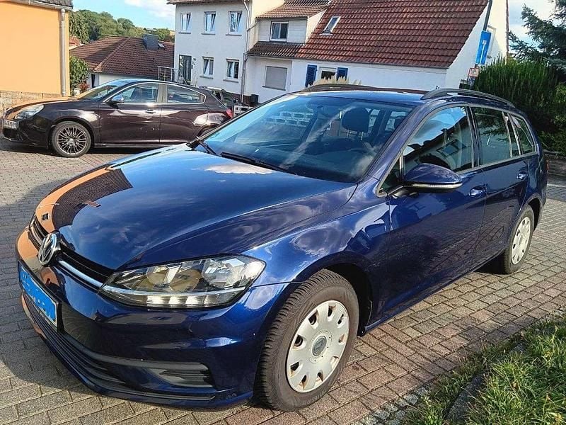 Blau Gebraucht 2019 VW Golf VII Kombi | 11.650 € (Guter Preis) - Bild 1/4