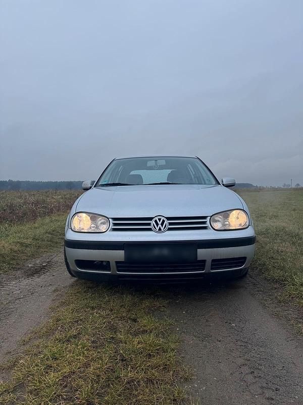 Gebraucht VW Golf IV 105 PS (77 kW) 2001 Silber Kleinwagen