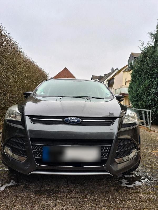 Gebraucht Ford Kuga Titanium 150 PS (110 kW) 2015 Grau SUV