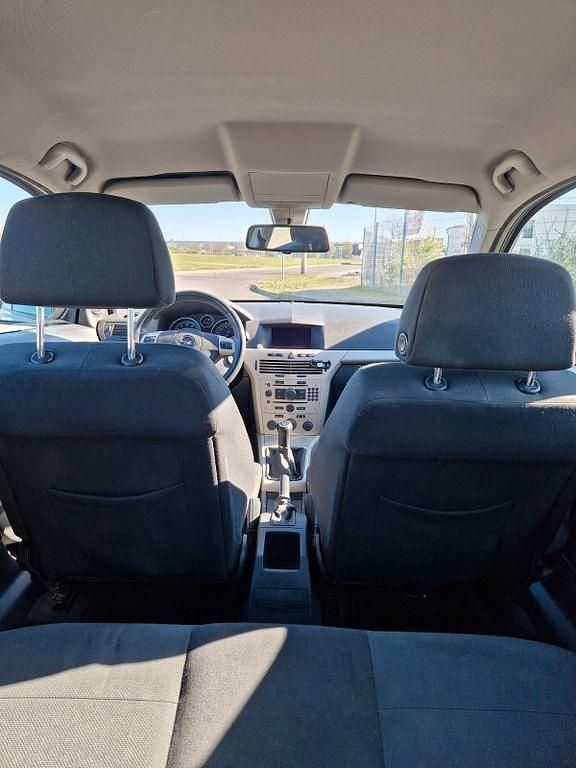 Gebraucht Opel Astra Catch Me 116 PS (85 kW) 2007 Silber Limousine