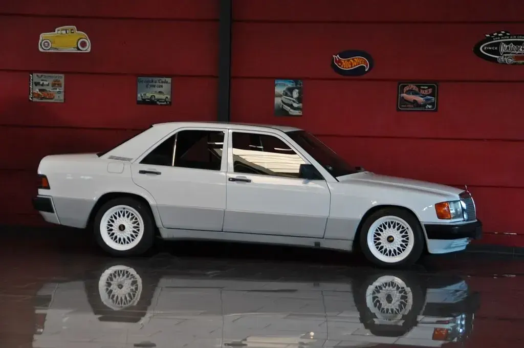 Gebraucht Mercedes 190 Sportline 132 PS (97 kW) 1990 Weiß Limousine