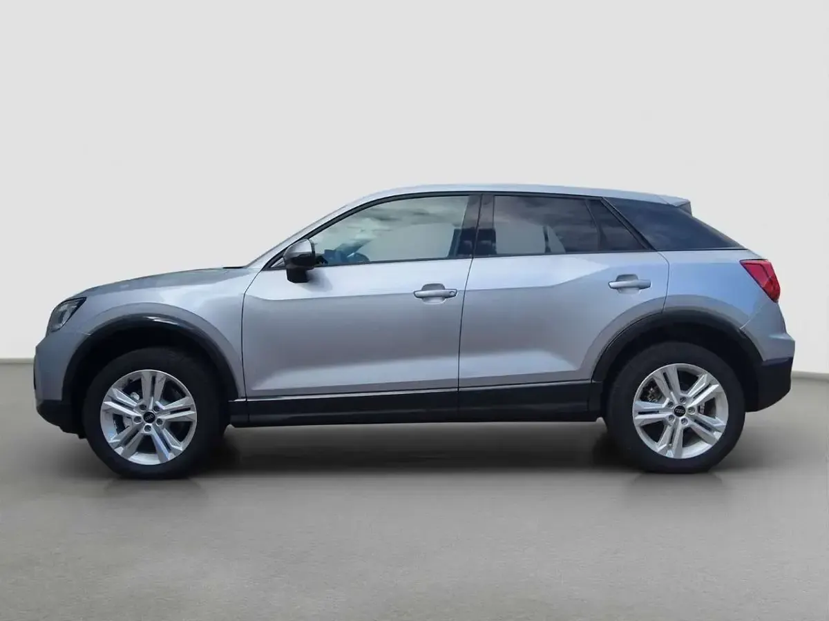 Gebraucht Audi Q2 Advanced Plus 150 PS (110 kW) 2026 Silber SUV