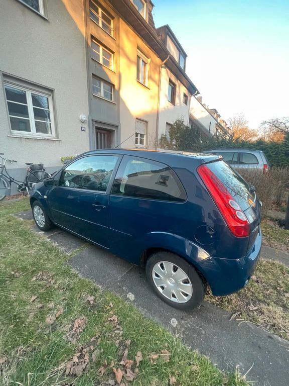 Blau Gebraucht 2008 Ford Fiesta Kleinwagen | 1.100 € (Guter Preis) - Bild 1/2