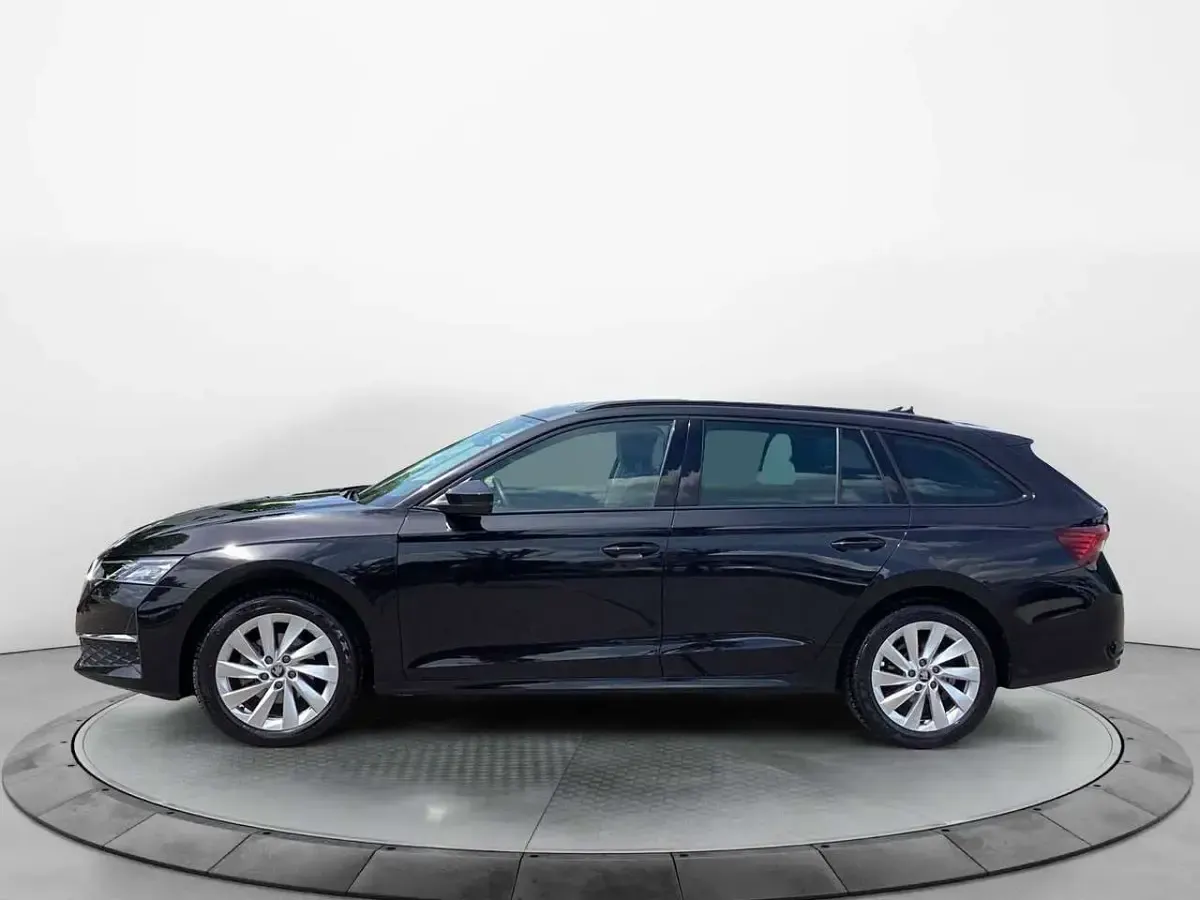 Gebraucht Skoda Octavia Selection 150 PS (110 kW) 2025 Schwarzmagic perleffekt Kombi