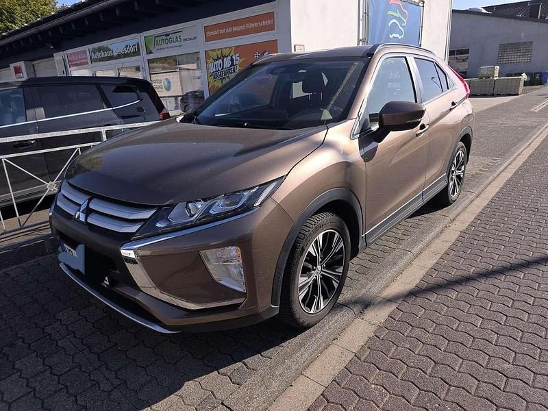Braun Gebraucht 2020 Mitsubishi Eclipse Cross Active SUV | 16.950 € (Fairer Preis) - Bild 1/1