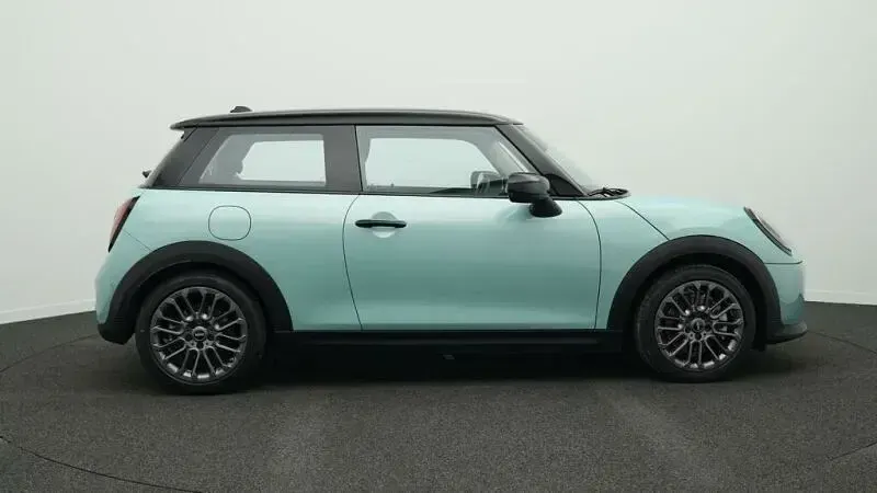 Usado Mini Cooper 156 HP (114 kW) 2024 Verde Citadino