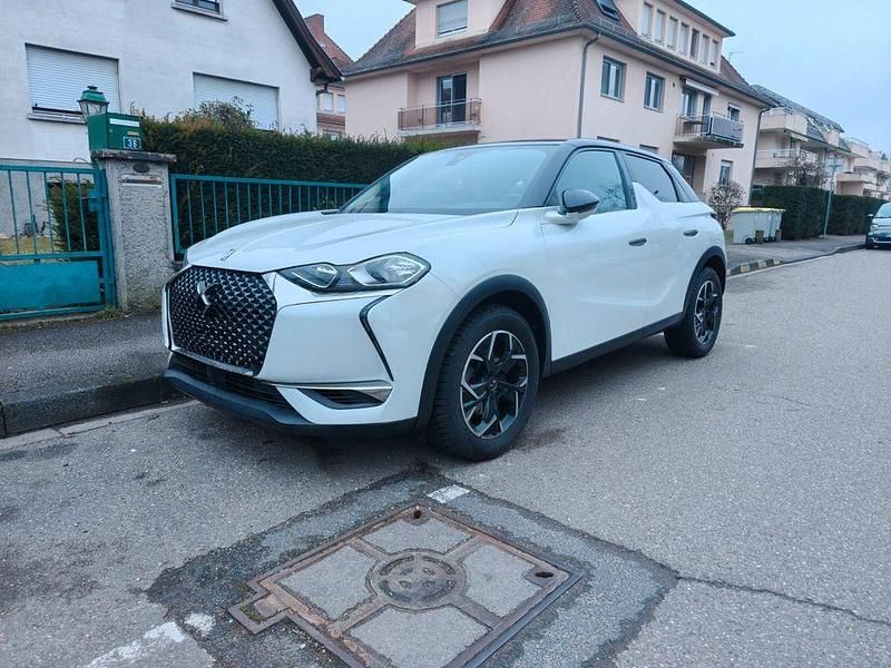 Weiß Gebraucht 2019 DS Automobiles DS3 Crossback So Chic SUV | 12.900 € (Superpreis) - Bild 1/4