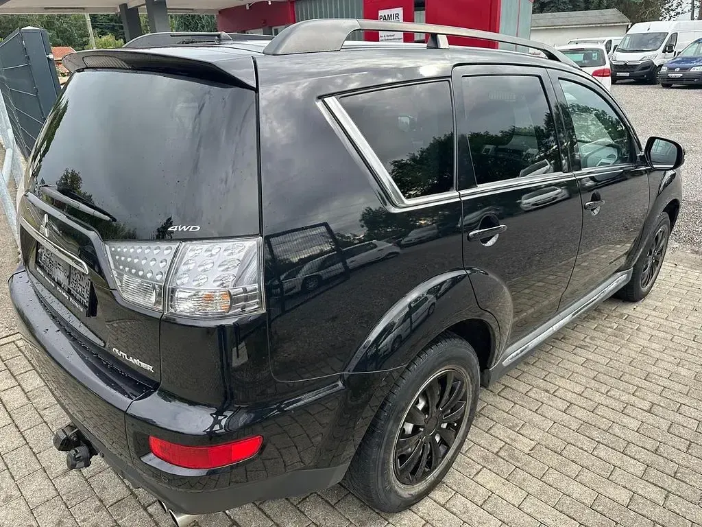 Gebraucht Mitsubishi Outlander Intense 156 PS (114 kW) 2011 Schwarz SUV