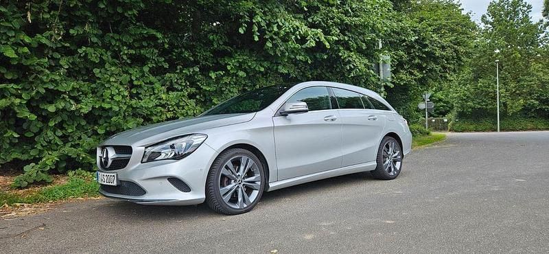 Silber Gebraucht 2018 Mercedes CLA200 Shooting Brake Kombi | 17.000 € (Superpreis) - Bild 1/4