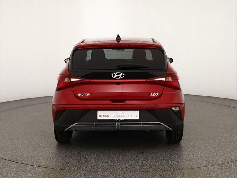 Neu Hyundai i20 79 PS (58 kW) 2025 Rot Limousine