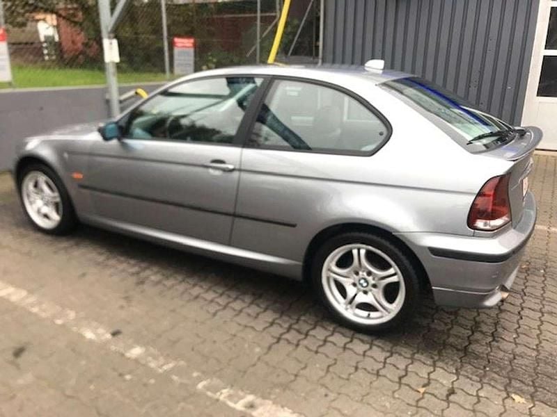Gebraucht BMW 316 Compact Advantage 116 PS (85 kW) 2003 Silbergrau metallic Kleinwagen