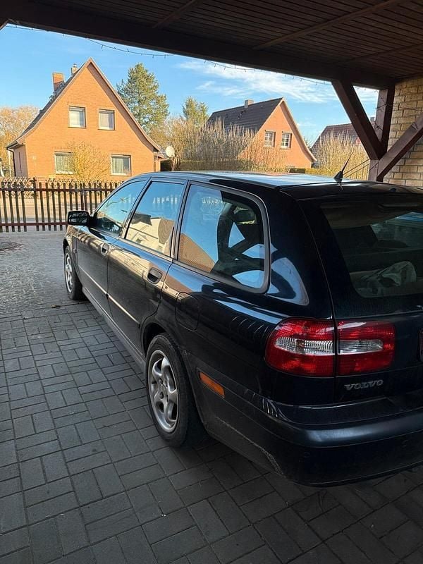 Gebraucht Volvo V40 122 PS (89 kW) 2003 Schwarz Kombi