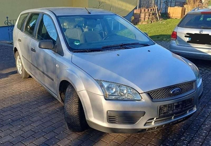 Second-hand Ford Focus Ambiente 109 CP (80 kW) 2006 Gri Break