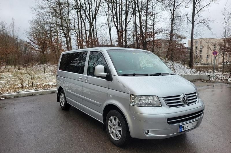 Silber Gebraucht 2006 VW Multivan Van | 9.900 € (Superpreis) - Bild 1/4