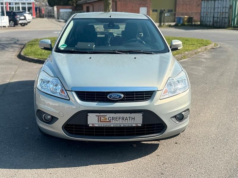 Gebraucht Ford Focus 101 PS (74 kW) 2010 Grau Limousine