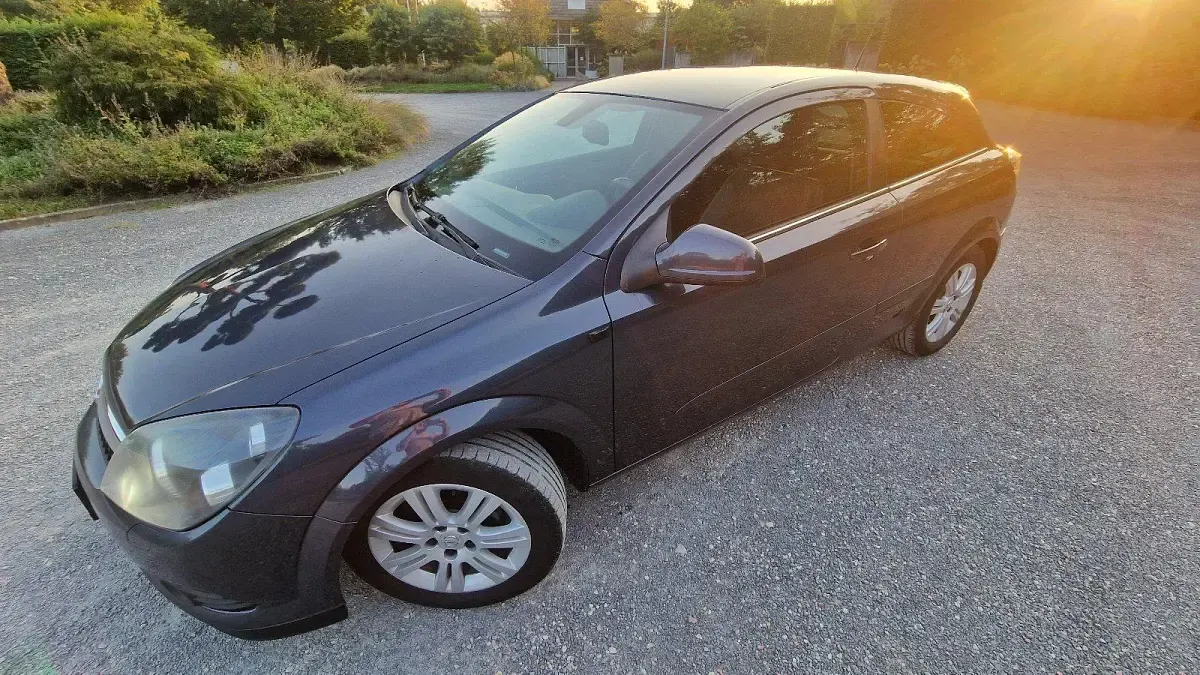 Gebraucht Opel Astra GTC 116 PS (85 kW) 2009 Blau Coupé