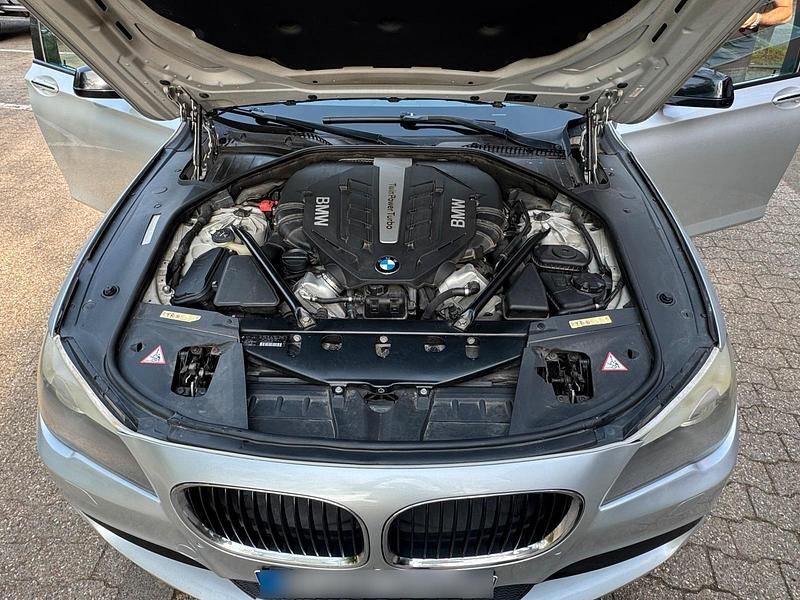 Używany BMW 750L 450 KM (330 kW) 2012 Srebrny Sedan/Limuzyna