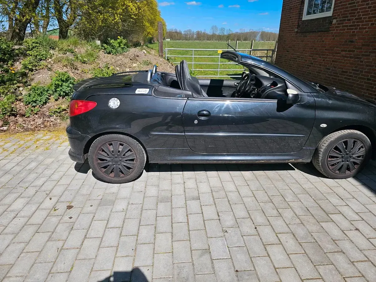 Gebraucht Peugeot 206 CC 109 PS (80 kW) 2006 Schwarz Cabrio