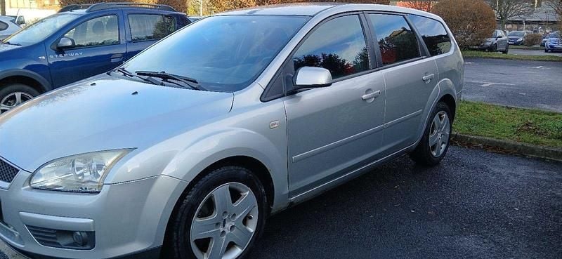 Silber Gebraucht 2007 Ford Focus Style Kombi | 1.300 € (Fairer Preis) - Bild 1/4