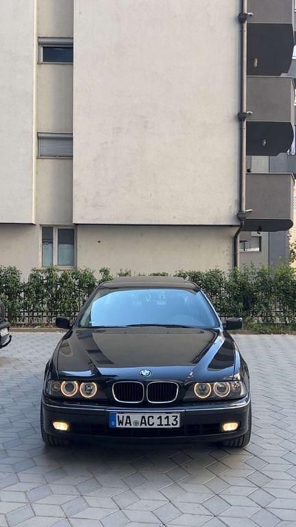 Schwarz Gebraucht 2000 BMW 520 Limousine | 2.699 € (Superpreis) - Bild 1/4