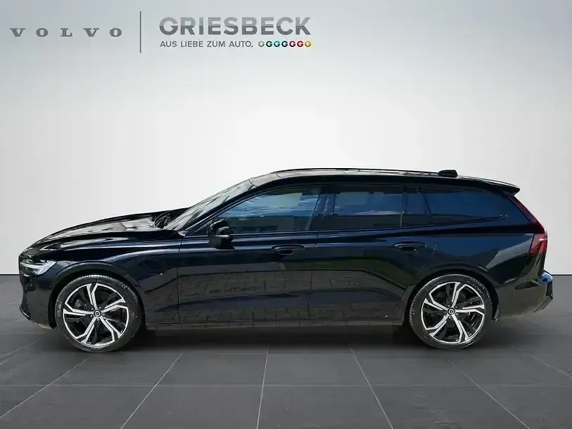 Gebraucht Volvo V60 Ultra 455 PS (334 kW) 2024 Onyx schwarzmetallic Kombi