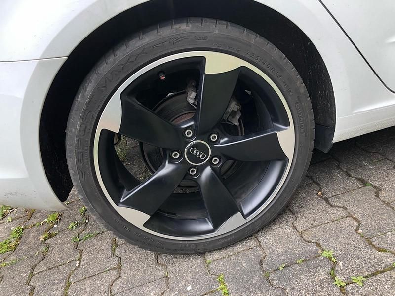 Gebraucht Audi A3 110 PS (80 kW) 2014 Weiß Limousine