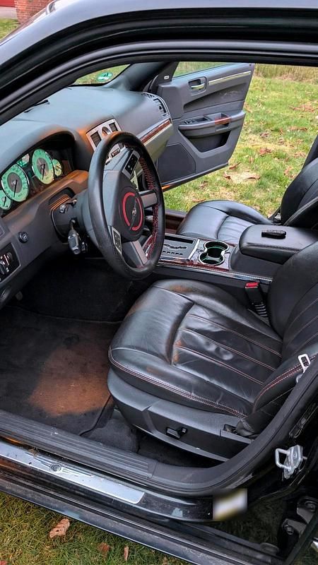 Gebraucht Chrysler 300C 193 PS (141 kW) 2010 Schwarz Limousine