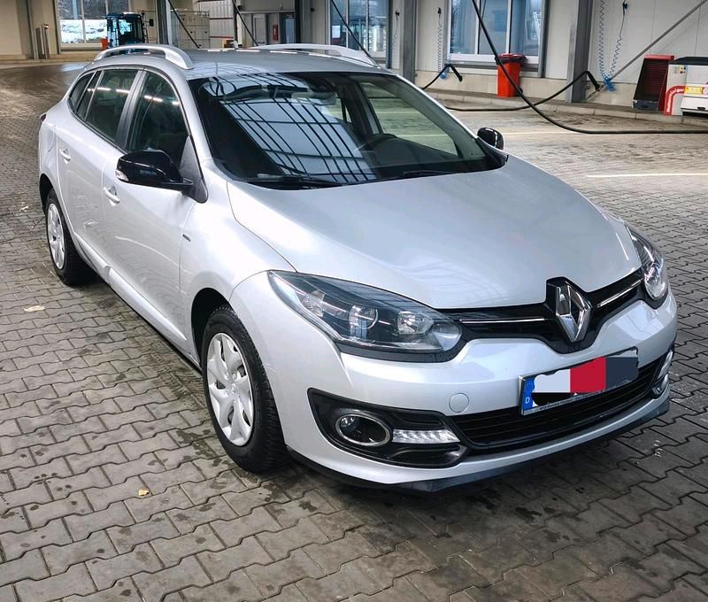 Gebraucht Renault Mégane GrandTour LIMITED 107 PS (78 kW) 2015 Silber Kombi