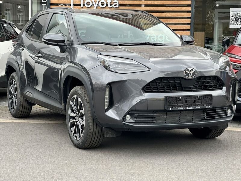 Grau Neu 2025 Toyota Yaris Cross SUV | 30.990 € (Fairer Preis) - Bild 1/4