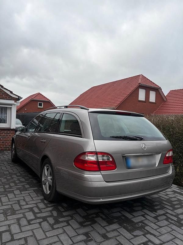 Gebraucht Mercedes E200 163 PS (119 kW) 2004 Silber Kombi