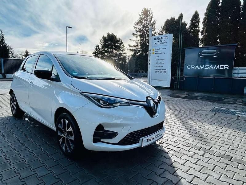 Second-hand Renault Zoe Evolution 50 kW (69 CP) 2022 Alb Hatchback
